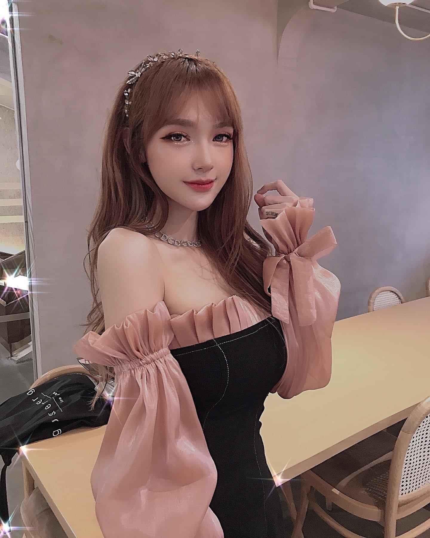 Amber Design – Chủ nhân của chiếc đầm gây bão giới trẻ Việt 2019 - 2