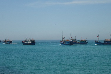 Tàu Trung Quốc xua đuổi 20 tàu cá Việt Nam ở quần đảo Hoàng Sa