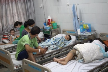 Hướng dẫn cách sơ cứu cho trẻ bị ngộ độc thực phẩm dịp Tết