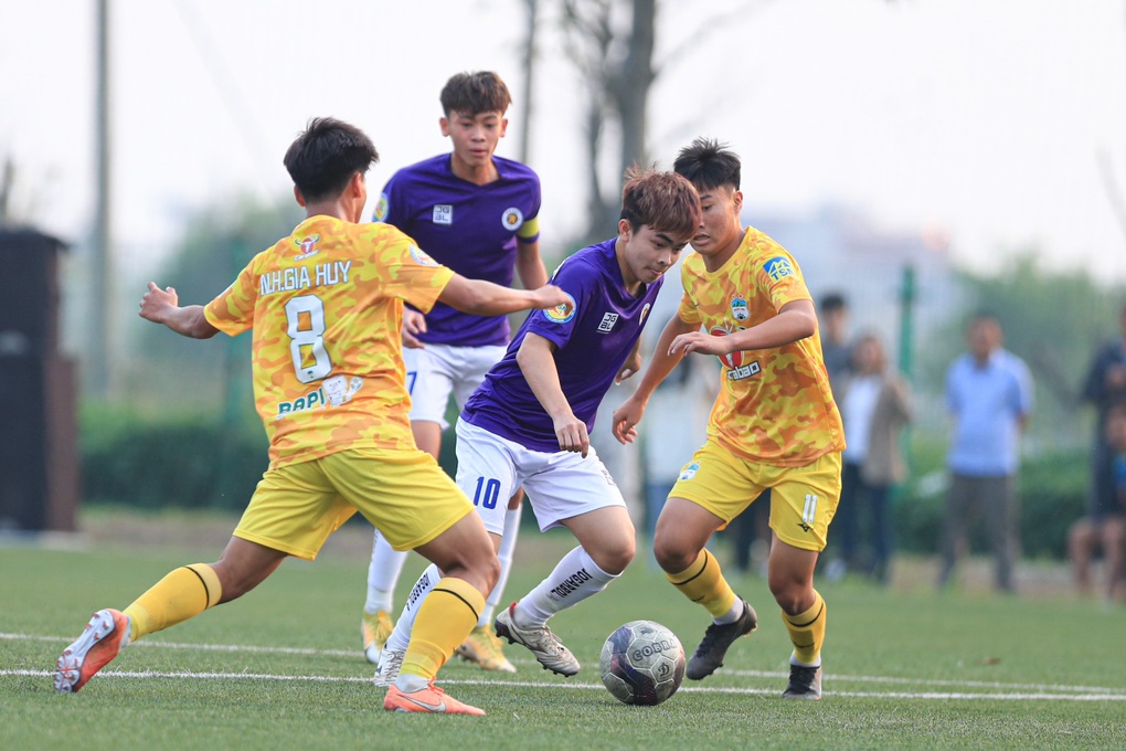Xác định 8 đội bóng lọt vào tứ kết giải U17 Quốc gia - 1 Xác định 8 đội bóng lọt vào tứ kết giải U17 Quốc gia - 1