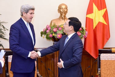Phó Thủ tướng Phạm Bình Minh tiếp cựu Ngoại trưởng Mỹ Jonh Kerry