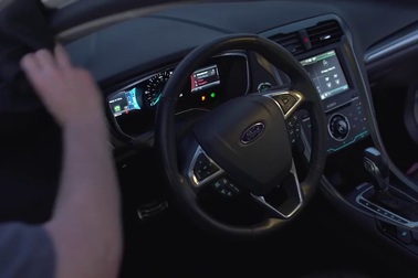 Xem xe tự lái chạy trong đêm