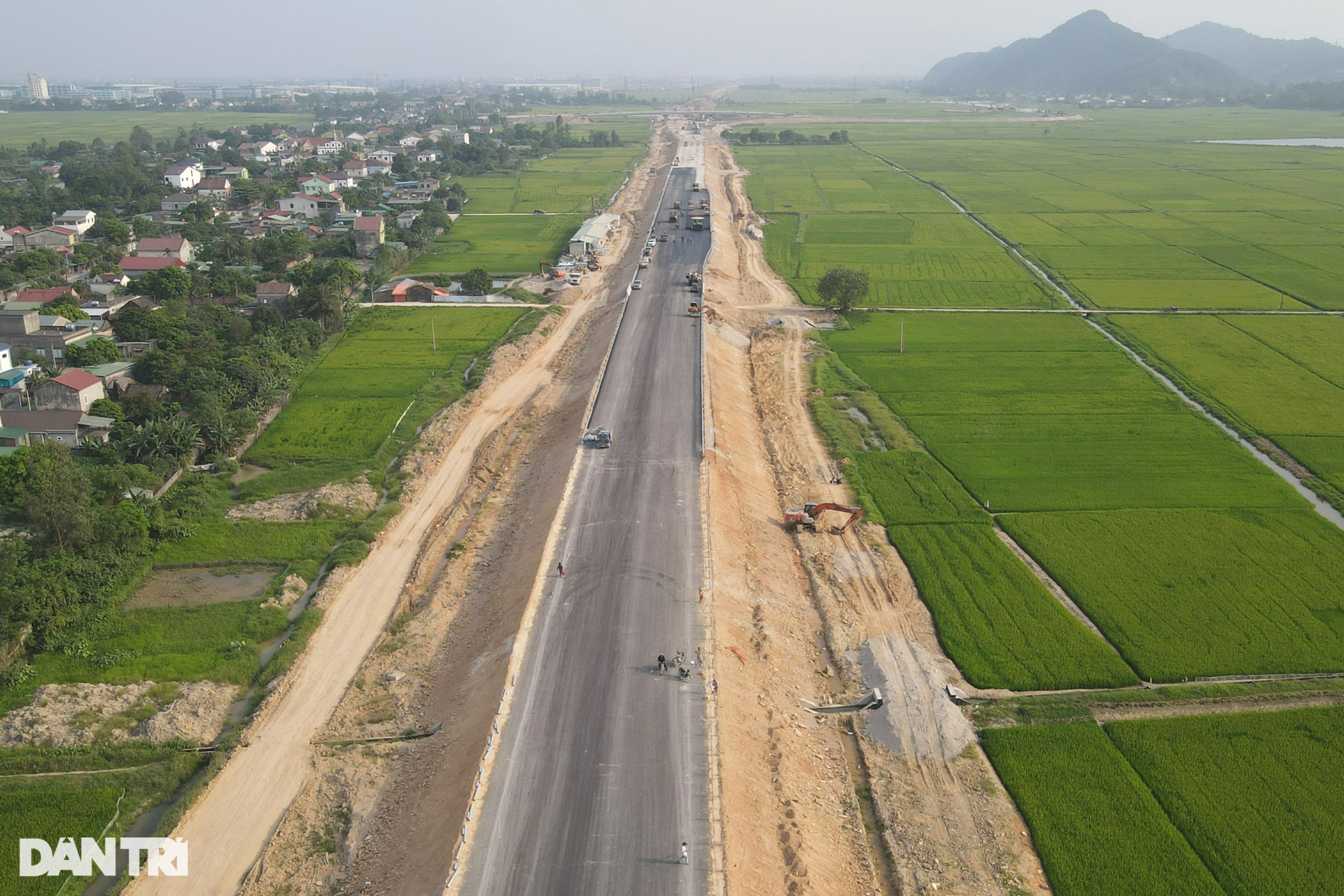 Cao tốc Diễn Châu - Bãi Vọt trước ngày thông xe - 2