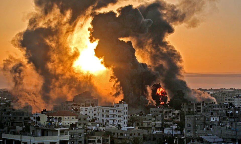 Tên lửa rợp trời Trung Đông, Gaza bị cày nát - 6 Tên lửa rợp trời Trung Đông, Gaza bị cày nát - 6