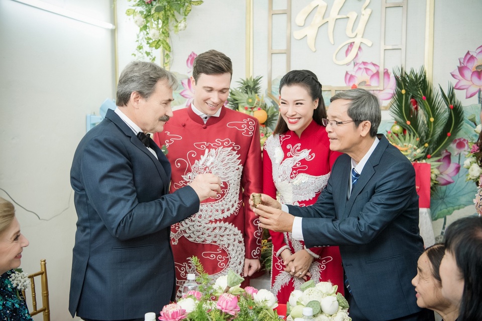 Vợ chồng Hoàng Oanh cấp cứu trước ngày cưới, xúc động trao nhầm nhẫn trong Lễ vu quy - 15 Vợ chồng Hoàng Oanh cấp cứu trước ngày cưới, xúc động trao nhầm nhẫn trong Lễ vu quy - 15