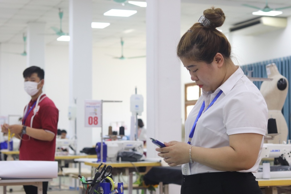 Sinh viên, người lao động cùng tranh tài kỹ năng nghề Công nghệ Thời trang - 9