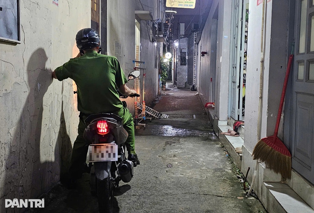 Nhân chứng kể về nghi phạm và lúc phát hiện vali có thi thể phụ nữ ở TPHCM - 1 Nhân chứng kể về nghi phạm và lúc phát hiện vali có thi thể phụ nữ ở TPHCM - 1