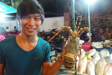 Chợ đêm Dinh Cậu - sức hút cho đảo ngọc Phú Quốc