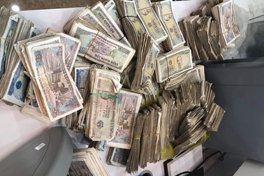 Vợ chồng già 78 tuổi chở bao tải tiền gửi tiết kiệm: Hy hữu ở Quảng Bình