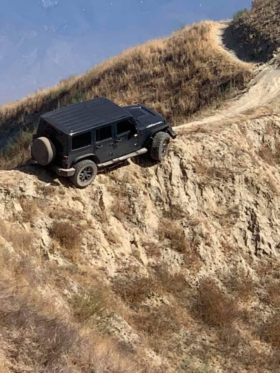 Chiếc Jeep Wrangler và những hình ảnh ngượng chín mặt - 3 Chiếc Jeep Wrangler và những hình ảnh ngượng chín mặt - 3