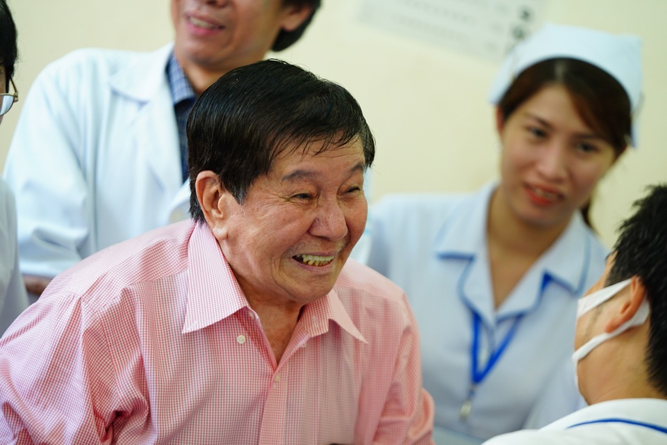 Việt kiều Mỹ nhiễm Covid-19: Cảm ơn những “ân nhân áo trắng” - 6 Việt kiều Mỹ nhiễm Covid-19: Cảm ơn những “ân nhân áo trắng” - 6