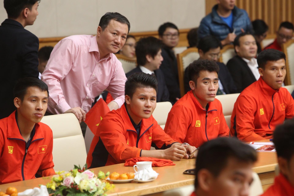 Thủ tướng: Sau các cầu thủ là cả dân tộc, là bản lĩnh, khát vọng Việt Nam - 16 Thủ tướng: Sau các cầu thủ là cả dân tộc, là bản lĩnh, khát vọng Việt Nam - 16