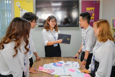 Review sản phẩm, định hướng tiêu dùng: Nghề mới của giới trẻ