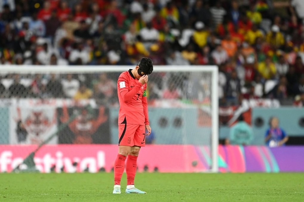 Son Heung Min khóc nức nở, HLV Hàn Quốc nhận thẻ đỏ sau thất bại cay đắng - 7 Son Heung Min khóc nức nở, HLV Hàn Quốc nhận thẻ đỏ sau thất bại cay đắng - 7