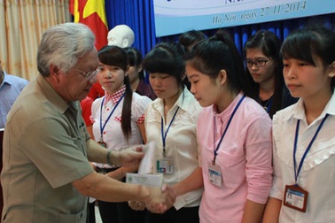 30 suất học bổng trị giá 60 triệu đồng giúp sinh viên nghèo Trường đại học Lâm nghiệp