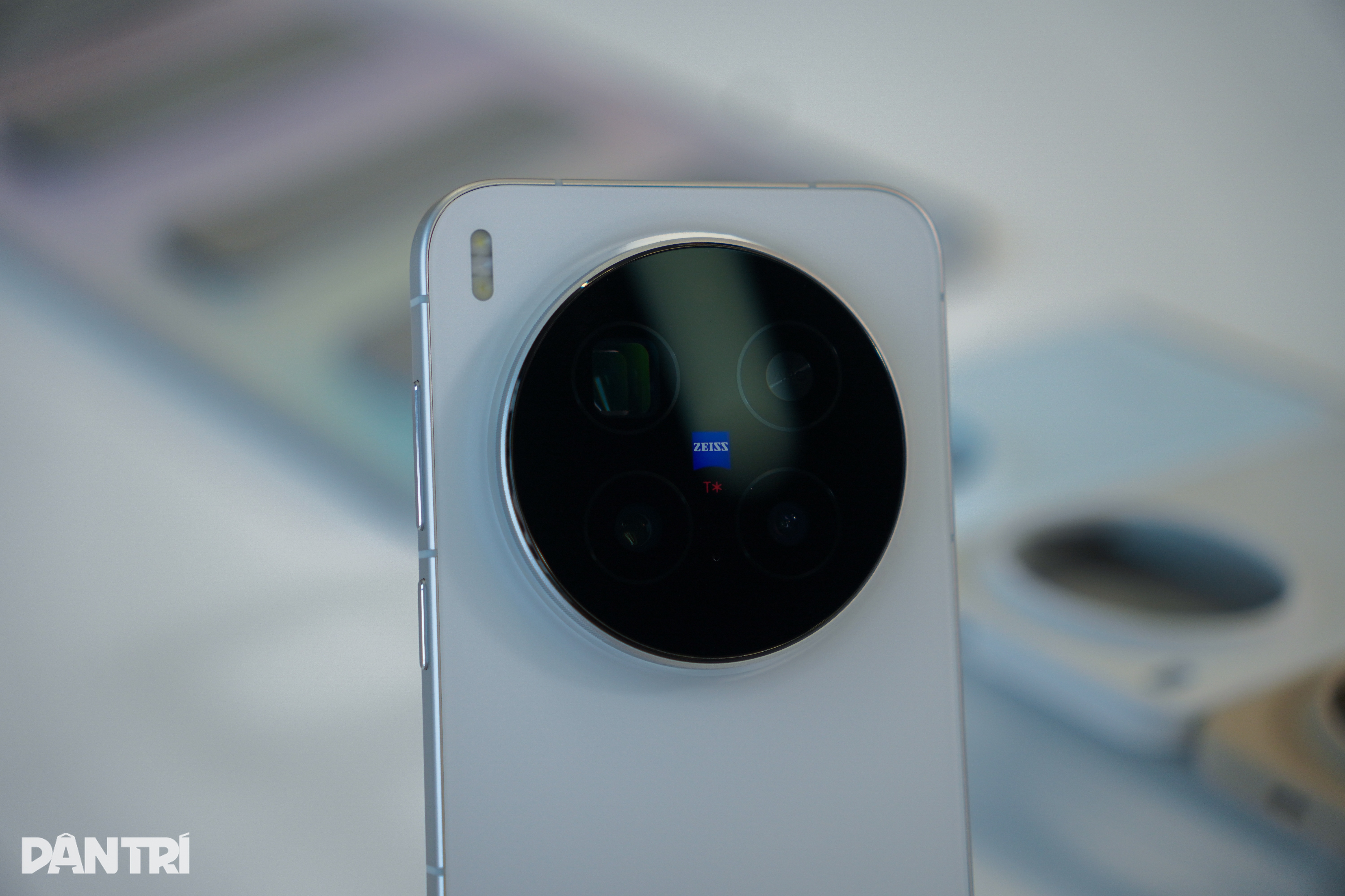 Trải nghiệm nhanh vivo X300 Pro tại Trung Quốc: Đối đầu iPhone 17 Pro Max - 15