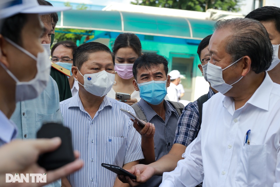 Phó Thủ tướng Trương Hòa Bình thị sát phòng, chống dịch tại KCX Tân Thuận - 5 Phó Thủ tướng Trương Hòa Bình thị sát phòng, chống dịch tại KCX Tân Thuận - 5