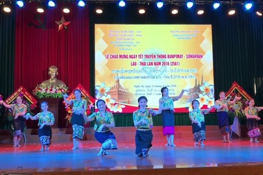 Tết cổ truyền của lưu học sinh Lào - Thái Lan