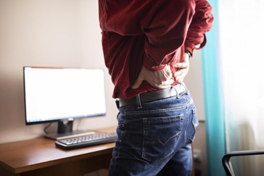 Làm thế nào để phân biệt giữa đau thận và đau lưng