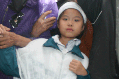 Những đứa trẻ bơ vơ sau vụ hỏa hoạn tại Zone 9