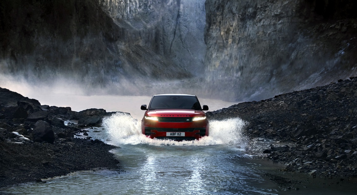 Range Rover Sport mới ra mắt bằng màn trình diễn ngoạn mục - 2 Range Rover Sport mới ra mắt bằng màn trình diễn ngoạn mục - 2
