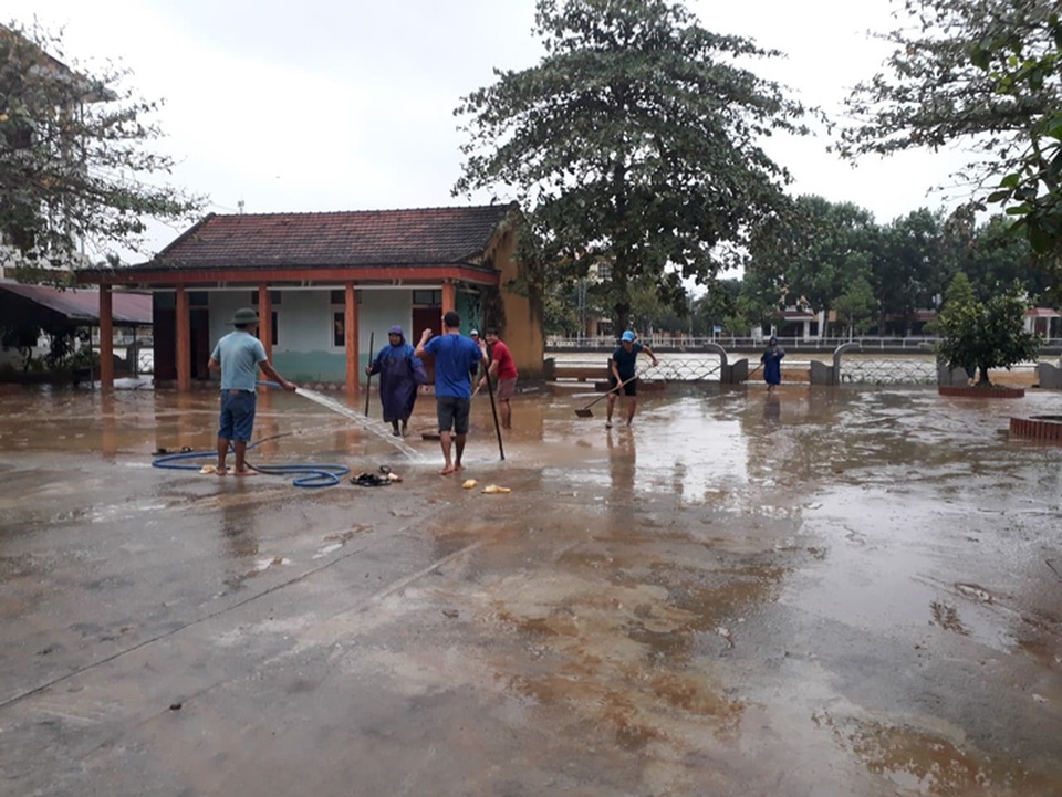 Quảng Bình: Học sinh trở lại lớp sau nhiều ngày phải tạm nghỉ vì mưa lũ - 2 Quảng Bình: Học sinh trở lại lớp sau nhiều ngày phải tạm nghỉ vì mưa lũ - 2