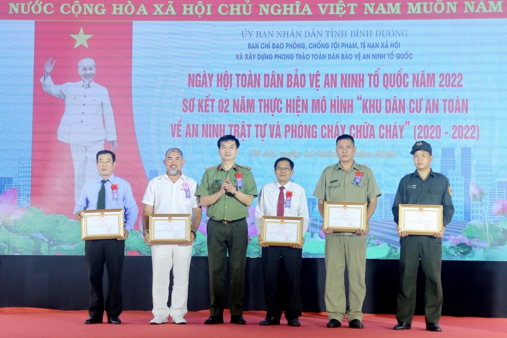 Hiệu quả từ mô hình Khu dân cư an toàn về an ninh trật tự và PCCC - 2 Hiệu quả từ mô hình Khu dân cư an toàn về an ninh trật tự và PCCC - 2