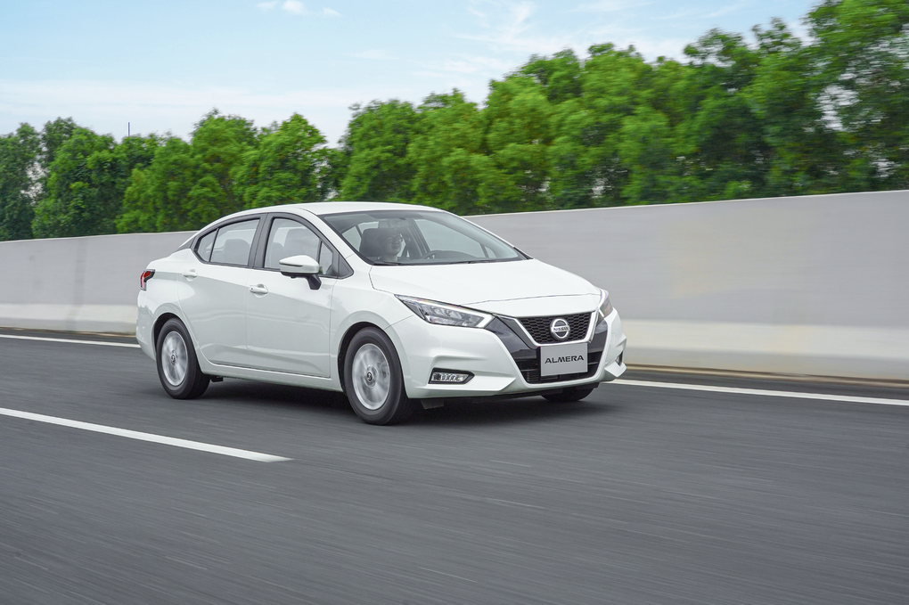 Nissan Almera được ưu đãi 100% phí trước bạ, đối đầu trực tiếp Honda City - 2 Nissan Almera được ưu đãi 100% phí trước bạ, đối đầu trực tiếp Honda City - 2