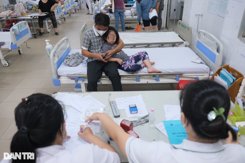 Thủ tướng: Khắc phục tình trạng thiếu thuốc, thiết bị y tế - 1 Thủ tướng: Khắc phục tình trạng thiếu thuốc, thiết bị y tế - 1