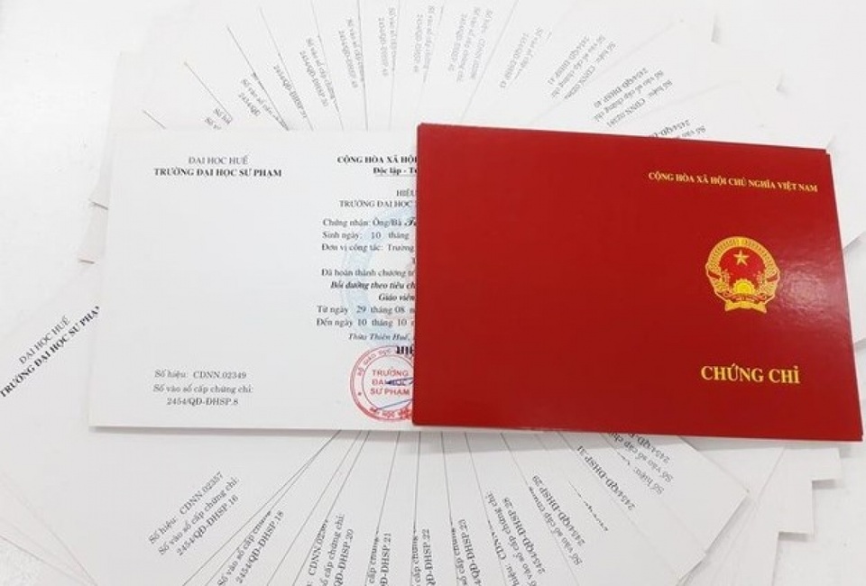 Giáo viên học chứng chỉ nghề nghiệp để còn biết hệ thống quản lý nhà nước - 2 Giáo viên học chứng chỉ nghề nghiệp để còn biết hệ thống quản lý nhà nước - 2