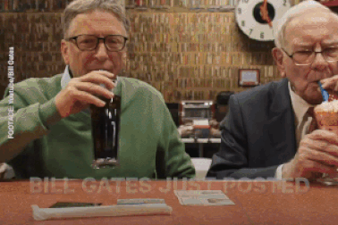 Chuyện về những tỷ phú giàu bậc nhất thế giới chỉ mê... đồ bình dân