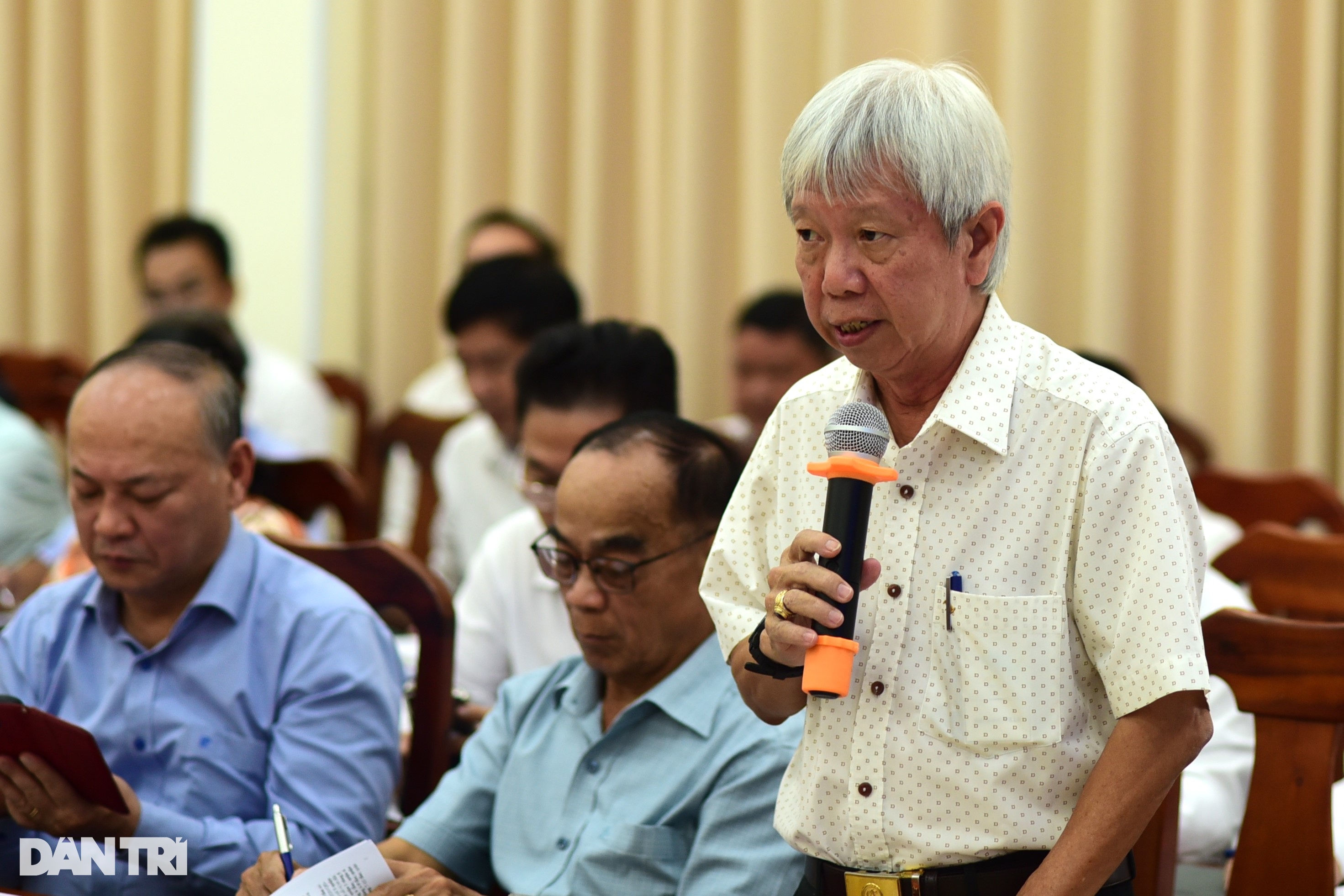 Phản biện bảng giá đất điều chỉnh, chuyên gia khuyên TPHCM không vội vàng - 4 Phản biện bảng giá đất điều chỉnh, chuyên gia khuyên TPHCM không vội vàng - 4