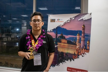 Chàng sinh viên "dành cả thanh xuân" tham gia các cuộc thi về tin học