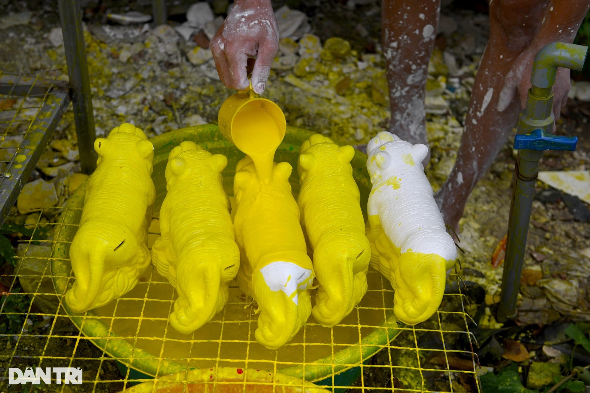 Hổ đất nung ở các lò gốm Bình Dương cháy hàng phục vụ thị trường Tết - 10 Hổ đất nung ở các lò gốm Bình Dương cháy hàng phục vụ thị trường Tết - 10