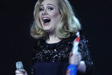 Adele thắng lớn tại Brit Awards 