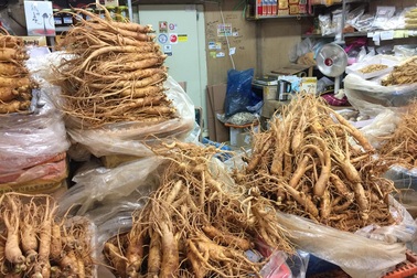 "Hớ nặng": Mua cao hồng sâm vì khuyến mại "khủng", bán 5 chỉ vàng vẫn thiếu tiền