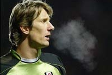 Van der Sar: “Tôi sẽ cố bắt kịp Peter Schmeichel tại MU”