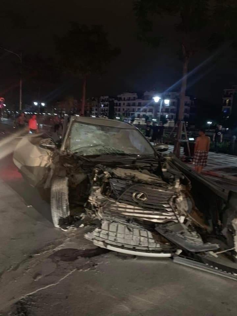 Vụ 4 ô tô tông liên hoàn ở Hải Phòng: Tài xế Lexus có nồng độ cồn cao - 3 Vụ 4 ô tô tông liên hoàn ở Hải Phòng: Tài xế Lexus có nồng độ cồn cao - 3