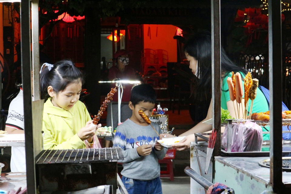 Phố cổ Hội An sẵn sàng chào đón du khách sau dịch bệnh, bão lụt - 8 Phố cổ Hội An sẵn sàng chào đón du khách sau dịch bệnh, bão lụt - 8