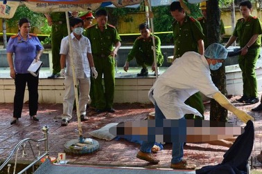 Bảo vệ trường trung cấp nghề nằm chết trong sân trường