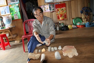 “Lão khùng” chuyên lùng cổ vật