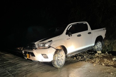 Truy bắt người nước ngoài tông gãy barie ở cửa khẩu để vượt biên