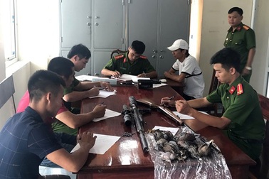 Đầu tư gần 100 triệu mua súng về… bắn chim