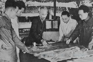 Chủ tịch Hồ Chí Minh với chiến thắng lịch sử Điện Biên Phủ