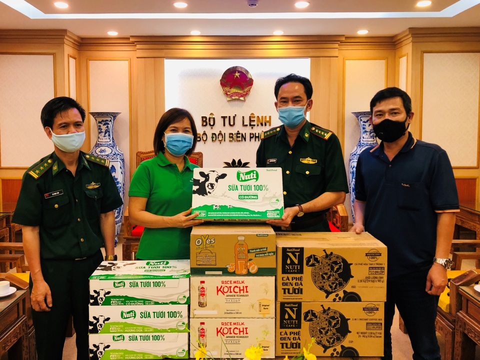 NutiFood hỗ trợ dinh dưỡng cho các chiến sĩ quân dội chống dịch Covid-19 - 1 NutiFood hỗ trợ dinh dưỡng cho các chiến sĩ quân dội chống dịch Covid-19 - 1