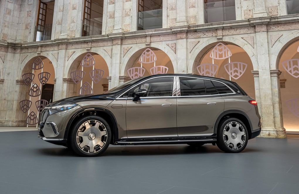 Mercedes-Maybach EQS 680 ra mắt, định nghĩa xe điện gầm cao hạng sang - 6 Mercedes-Maybach EQS 680 ra mắt, định nghĩa xe điện gầm cao hạng sang - 6