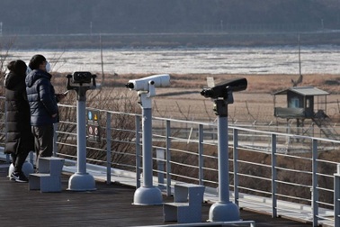 Ly kỳ vụ "người nhái" Triều Tiên bơi 6 tiếng vượt biên vào Hàn Quốc