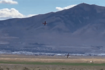 Máy bay Mỹ phát nổ như cầu lửa trước mặt hàng nghìn khán giả