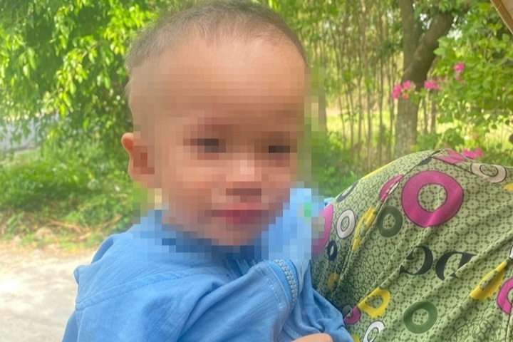 Hai mẹ con gặp nạn trên đường về thăm ngoại, bé trai được cứu sống - 1