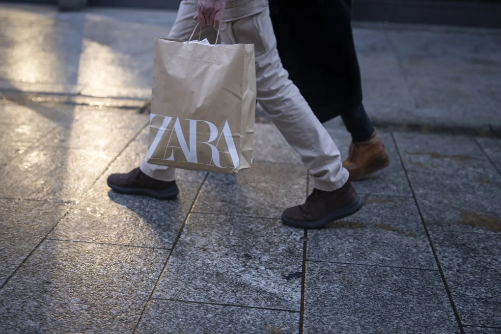 Chủ sở hữu Zara đau đầu khi dùng máy bay để vận chuyển quần áo - 1 Chủ sở hữu Zara đau đầu khi dùng máy bay để vận chuyển quần áo - 1